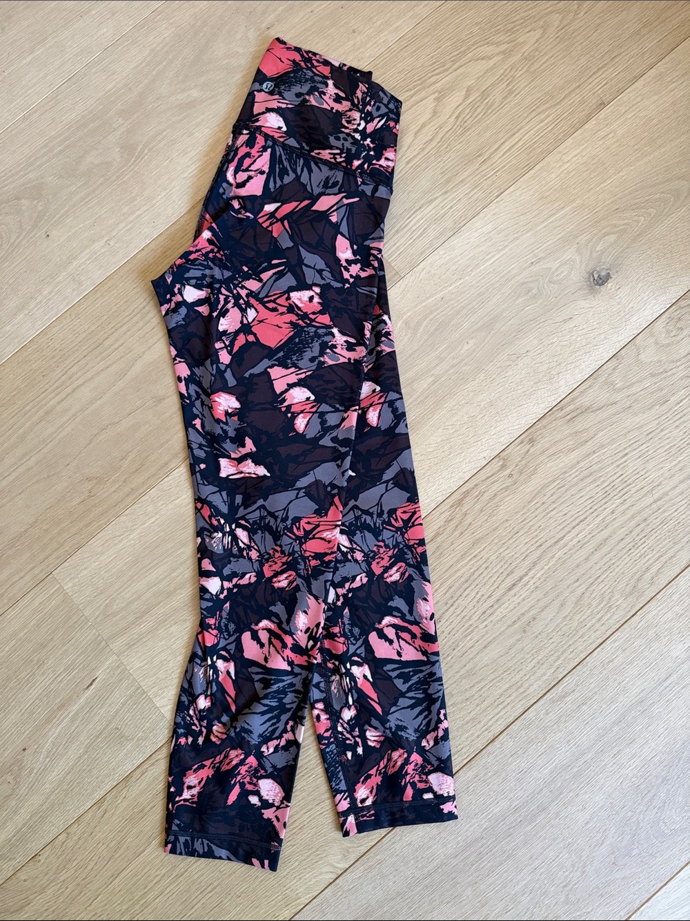 lululemon athletica Coral & Black Abstract Capri Leggings